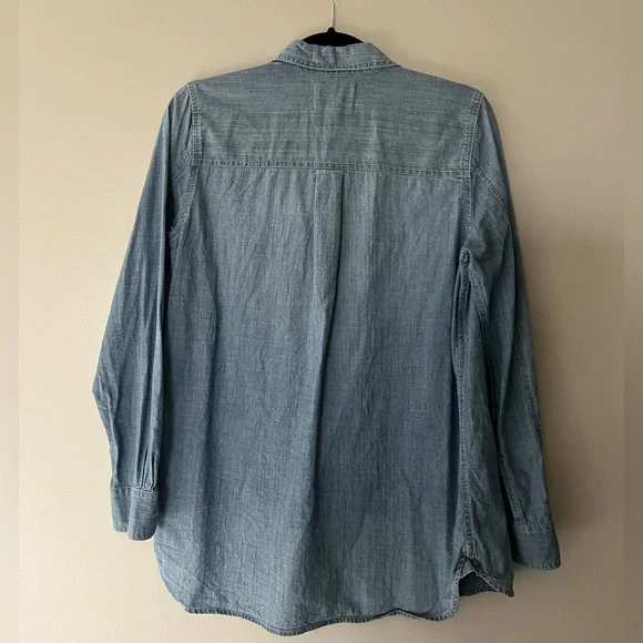 Madewell Chambray Classic Ex-Boyfriend Shirt in Mazzy Wash - Picture 10 of 11